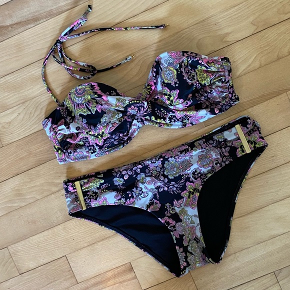 Victoria’s Secret Swim set - Picture 1 of 3